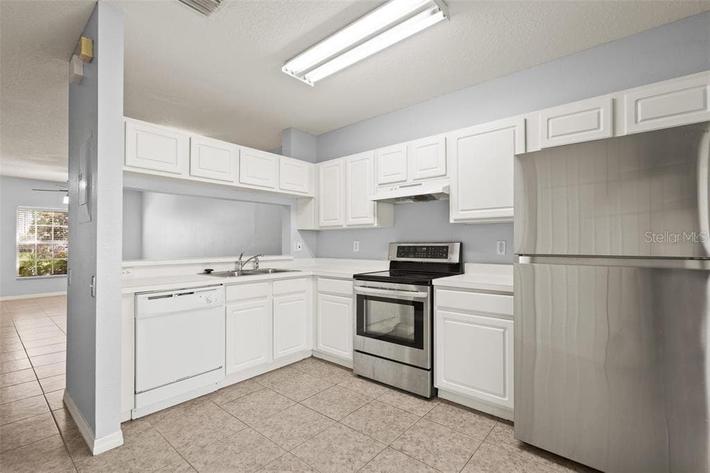 2369 Lake Woodberry Cir — 2