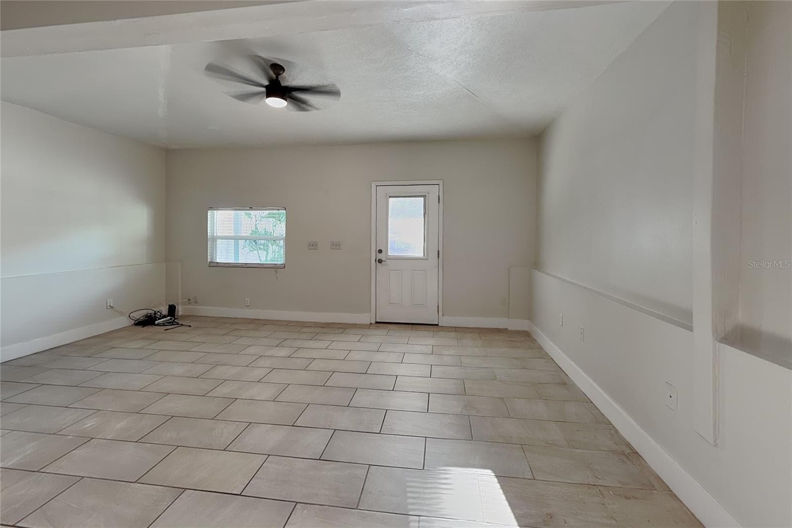 3801 1/2 W Palmira Ave — 2