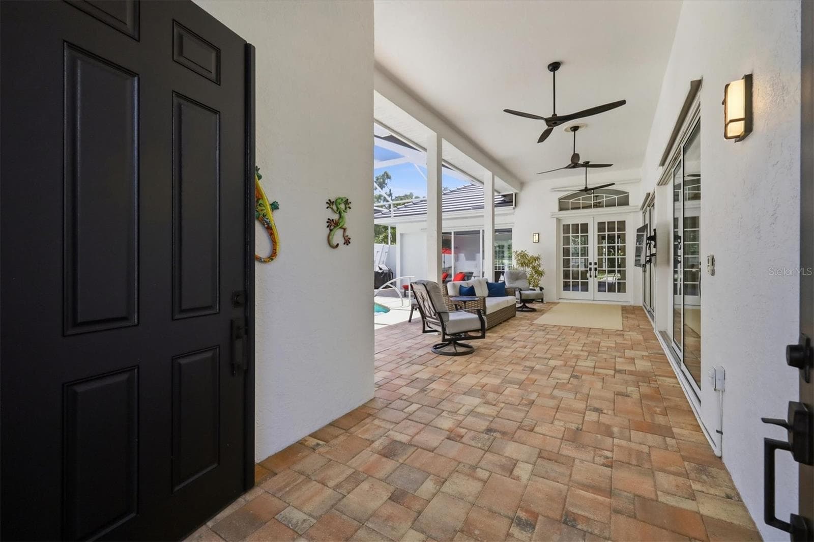 8708 Woodbriar Dr — 2