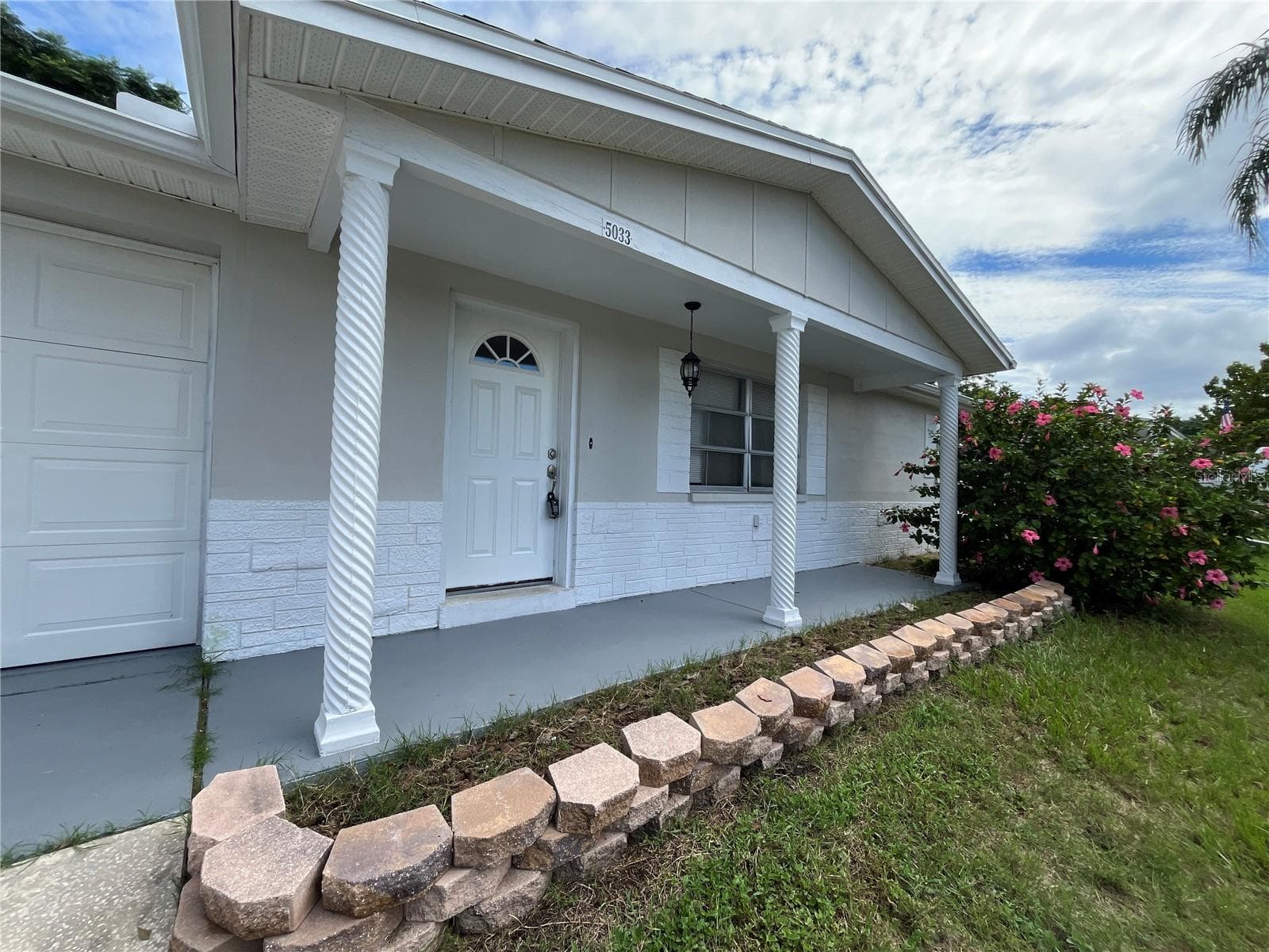 5033 Farley Dr — 3