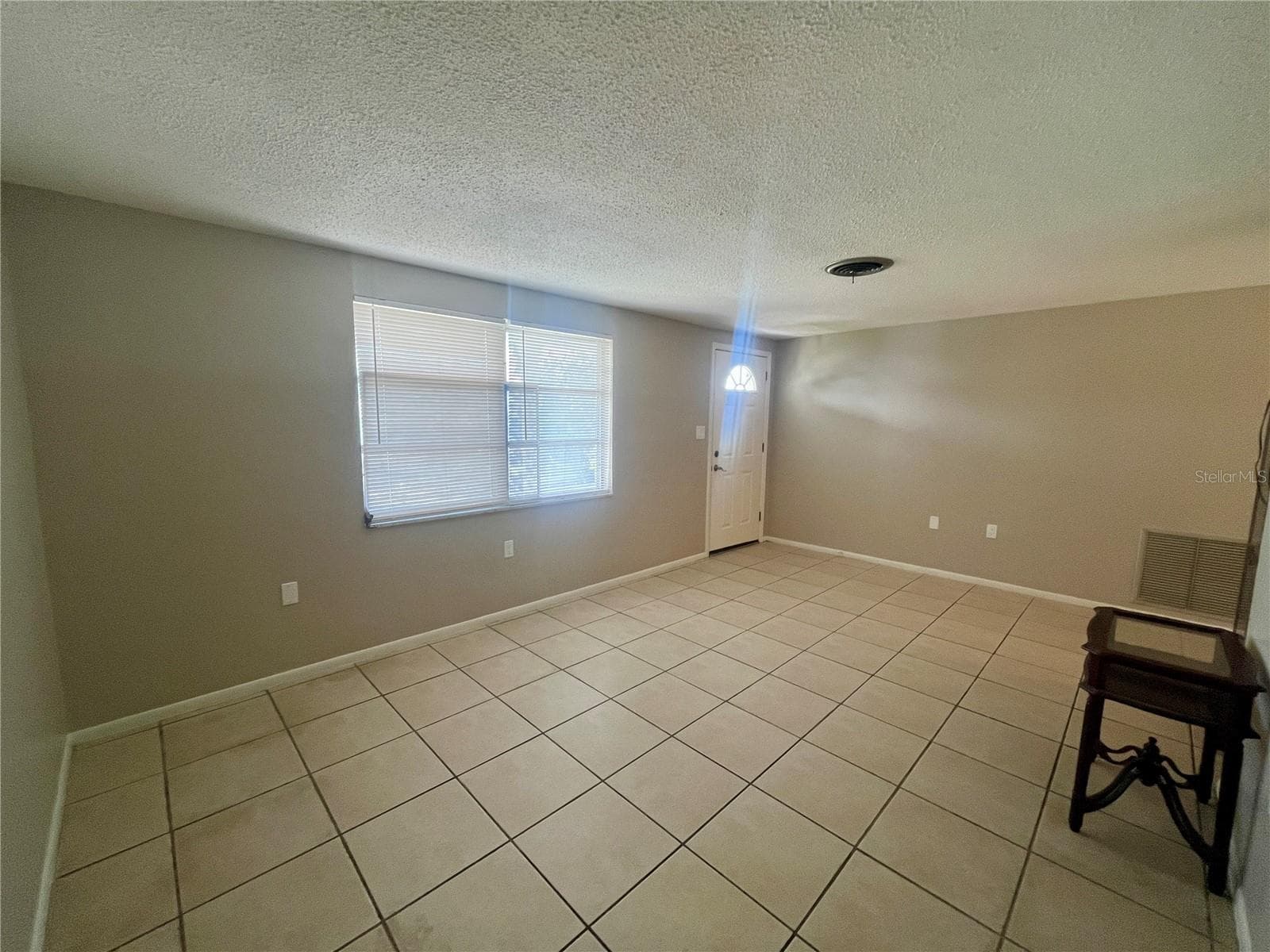 5033 Farley Dr — 4